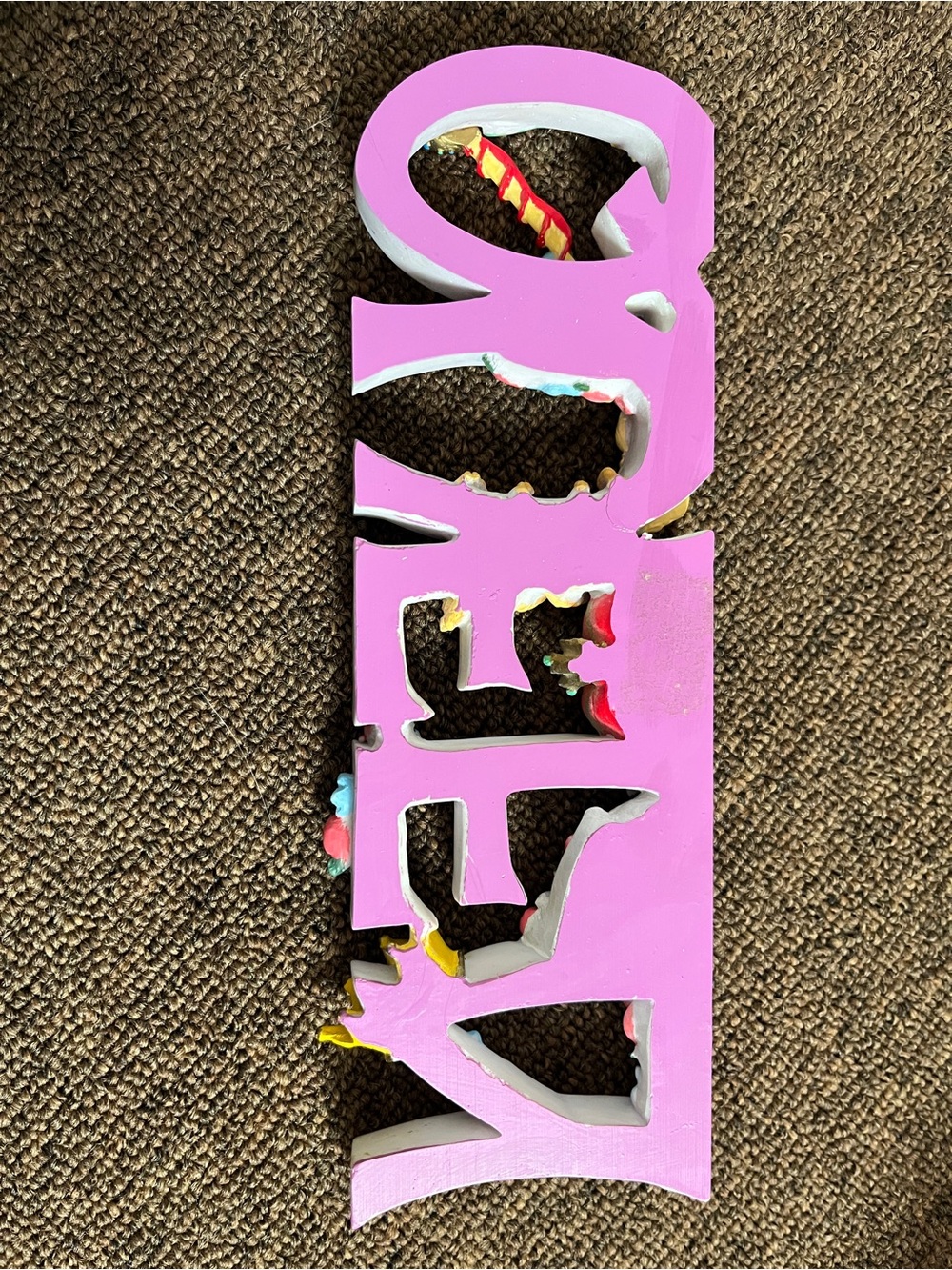 The Mary Engelbreit Queen Resin Stand Alone Sign is a vintage collectible - Picture 5 of 5